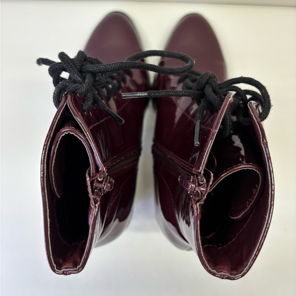 Forever 21 Faux Patent Leather Lace-Up Booties Burgundy Size 6 - Picture 6 of 8
